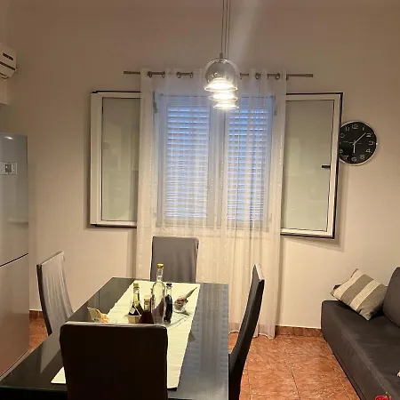 Bella With Terrace In Centre Lägenhet